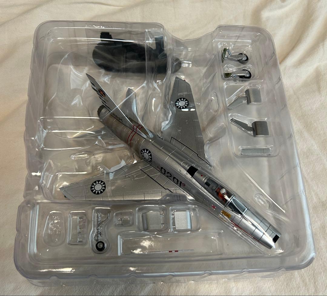 ホビーマスター F-100D 台湾 中華民国空軍 第41戦闘機作戦隊 1/72