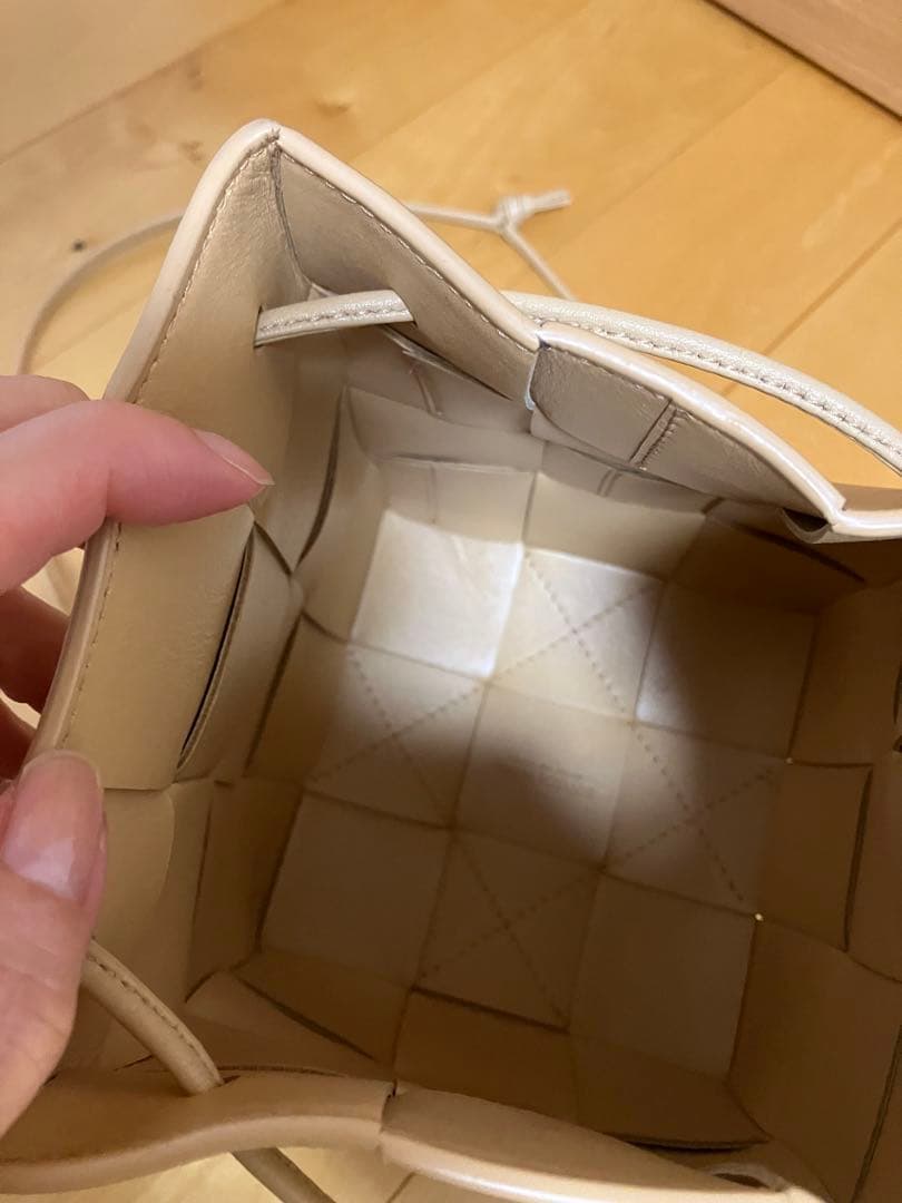 【極美品】ボッテガヴェネタ / スモール カセット バケット /アーモンド