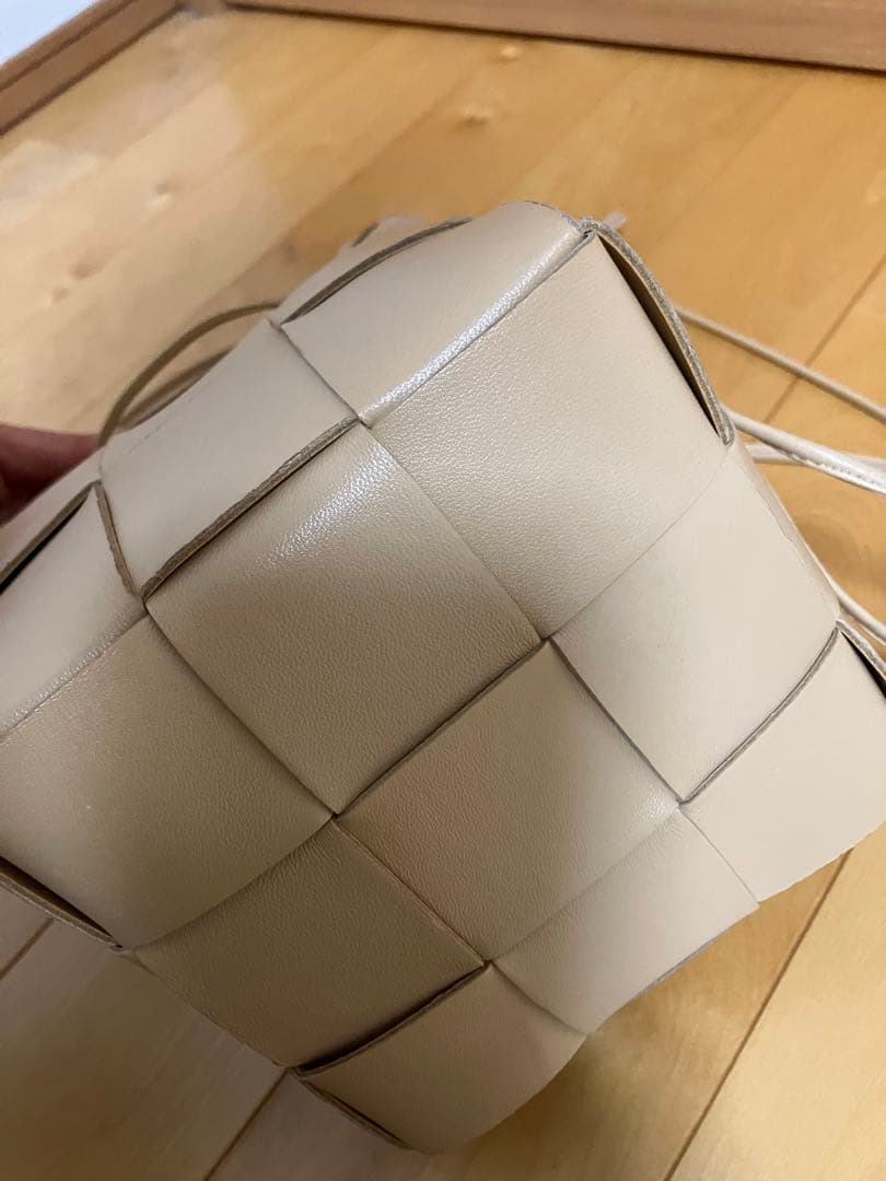 【極美品】ボッテガヴェネタ / スモール カセット バケット /アーモンド