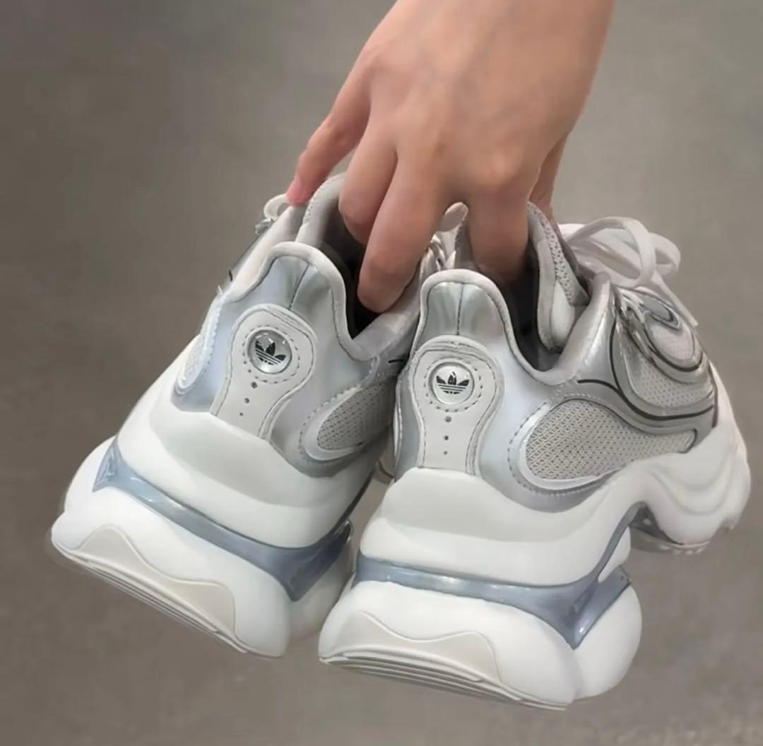 Adidas Originals Ozvenuz 厚底スニーカー