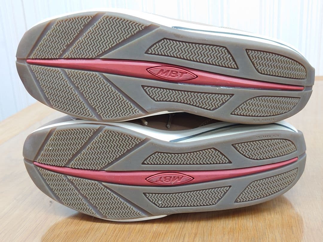 【未使用】MBT スニーカー 400301-154 24cm