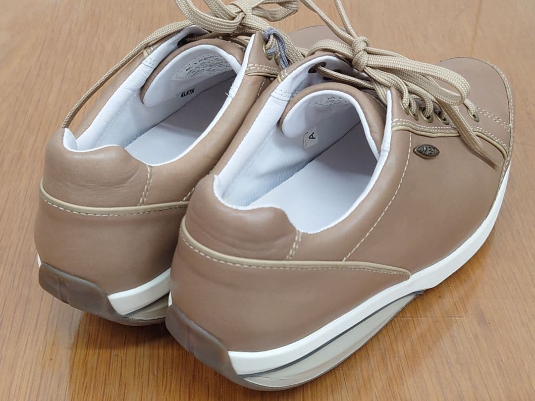 【未使用】MBT スニーカー 400301-154 24cm