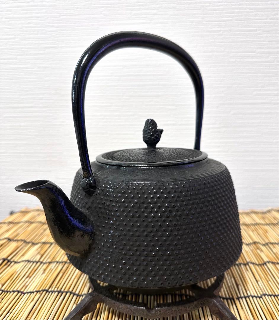 未使用品　工房和秋 金野 和秋作 １５型九重アラレ　南部鉄瓶　南部鉄器　鉄瓶