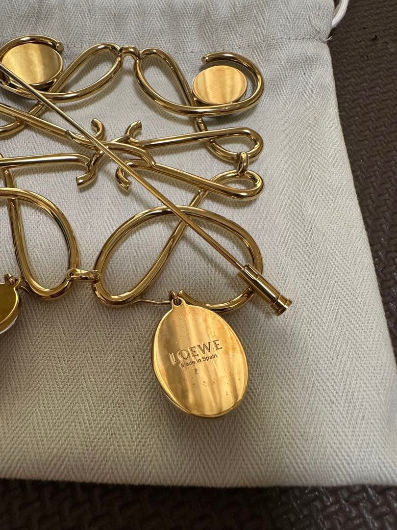 ロエベ　LOEWE ブローチ