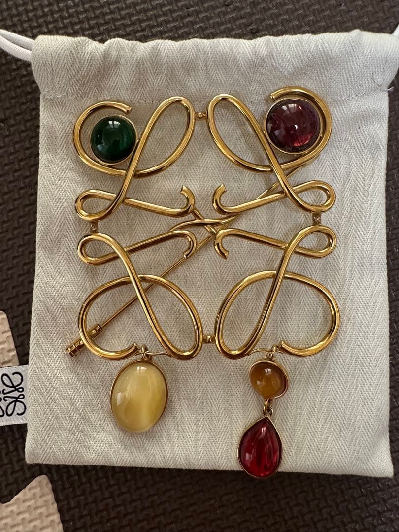 ロエベ　LOEWE ブローチ