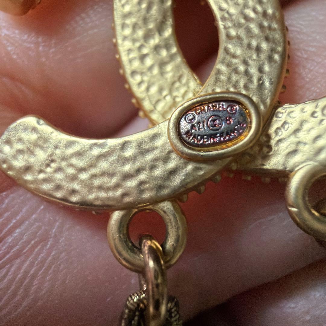 CHANEL パールネックレス ロゴチャーム付き