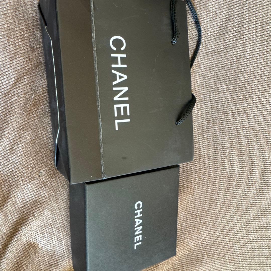 CHANEL パールネックレス ロゴチャーム付き