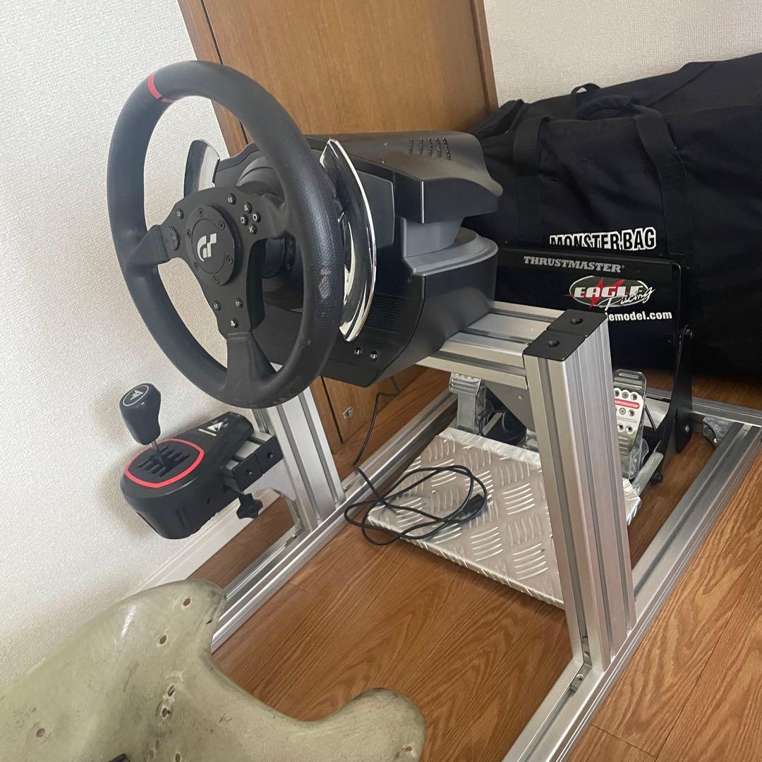 レーシングシミュレーターコックピット