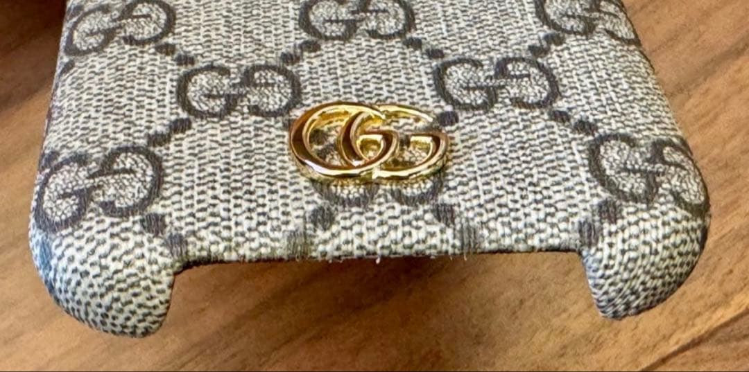 グッチ オフィディア スマホケース　iPhone15pro 極美品