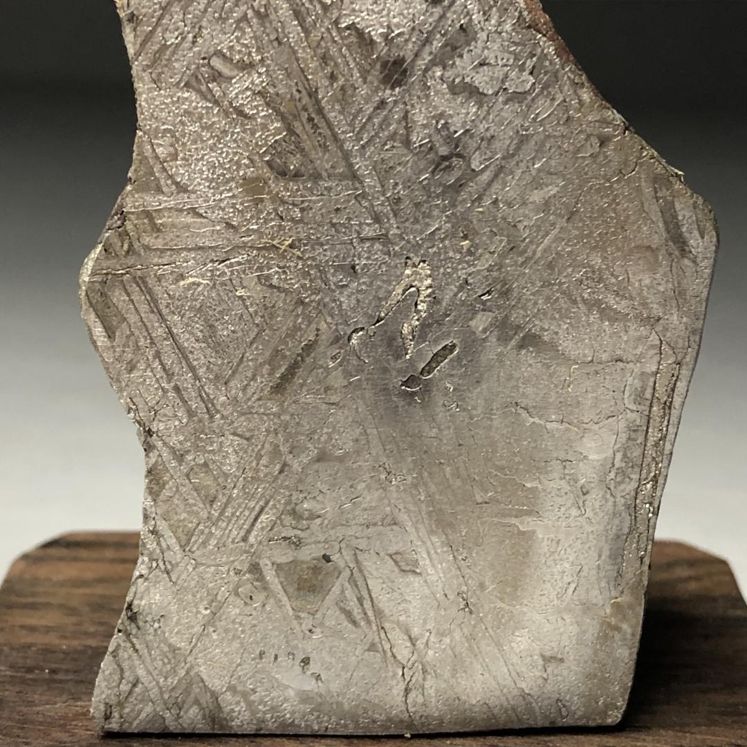 m*n様 アルタイ隕石 鉄隕石　外皮付き隕石　エンドカット　原石　重さ約231ｇ