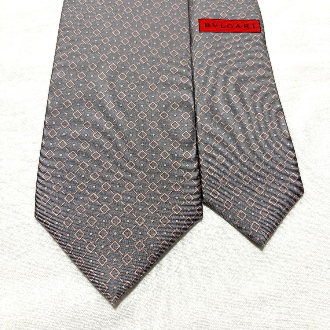 新品　BVLGARI　ブルガリ　ネクタイ　セッテピエゲ　箱付き
