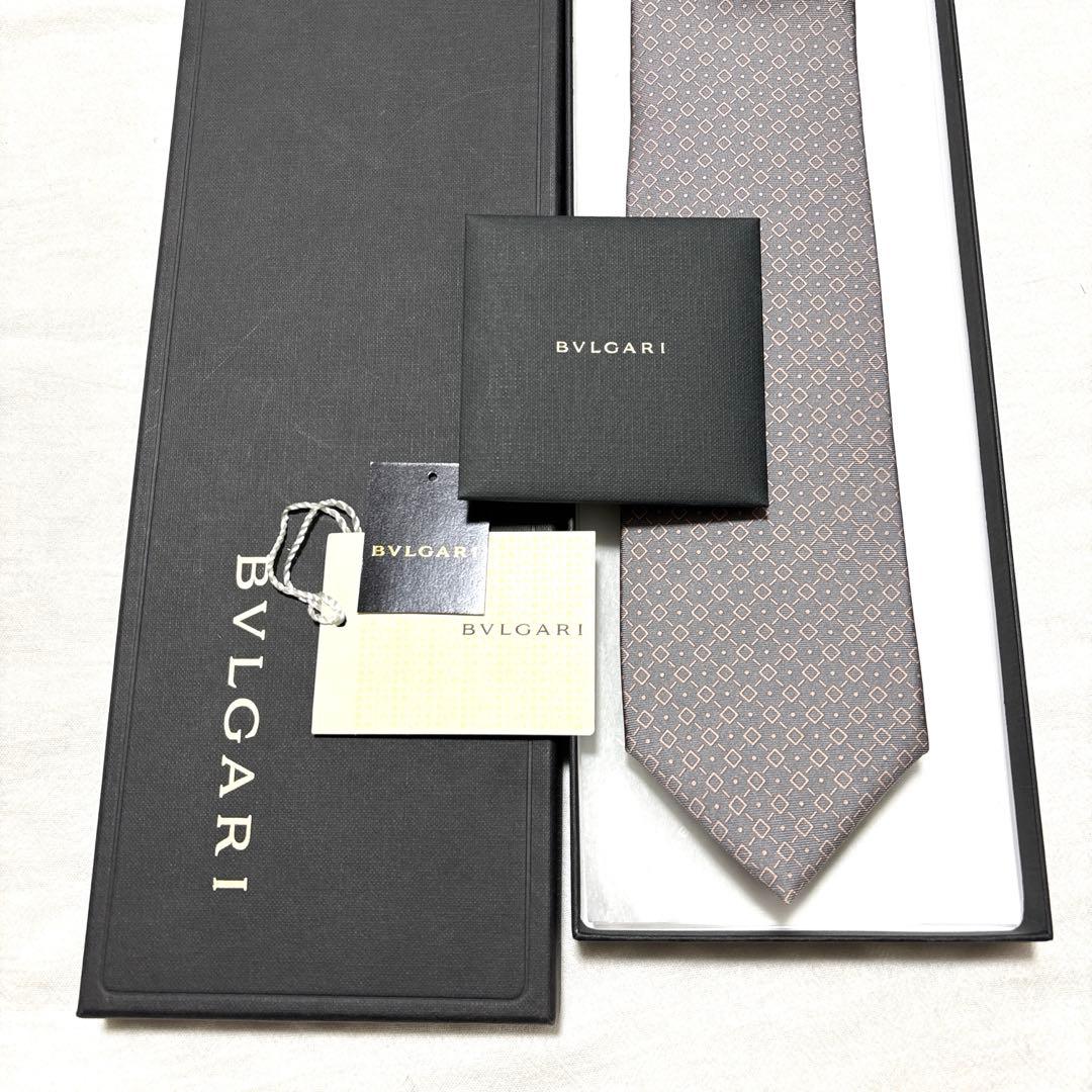 新品　BVLGARI　ブルガリ　ネクタイ　セッテピエゲ　箱付き