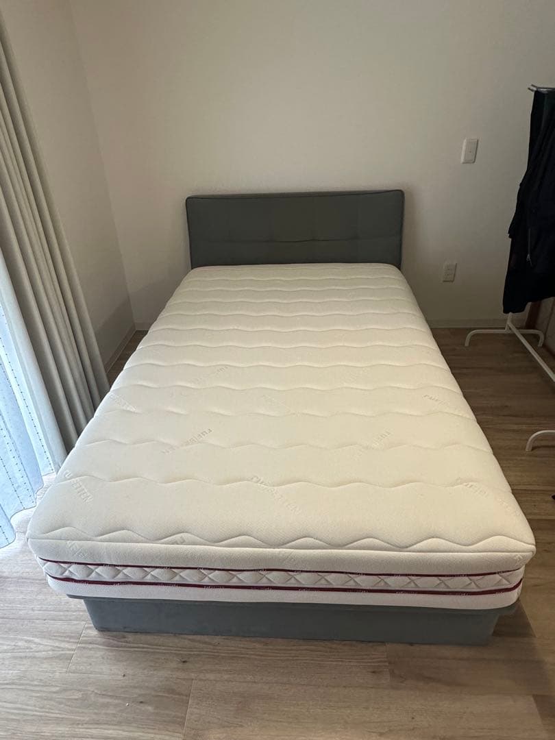 7/15迄出品【最終値下げ・送料込み】セミダブル収納付きベッド マットレス付