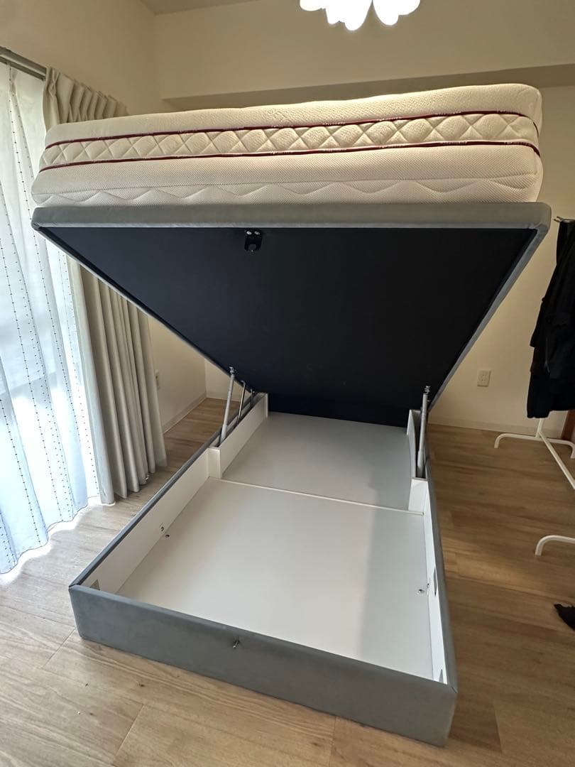 7/15迄出品【最終値下げ・送料込み】セミダブル収納付きベッド マットレス付