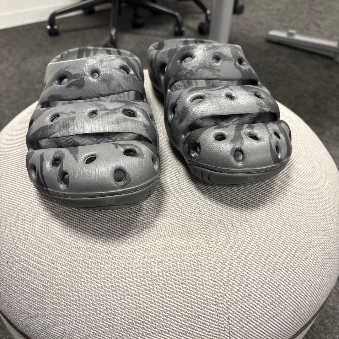 Keen ヨギ サンダル 迷彩ブラック