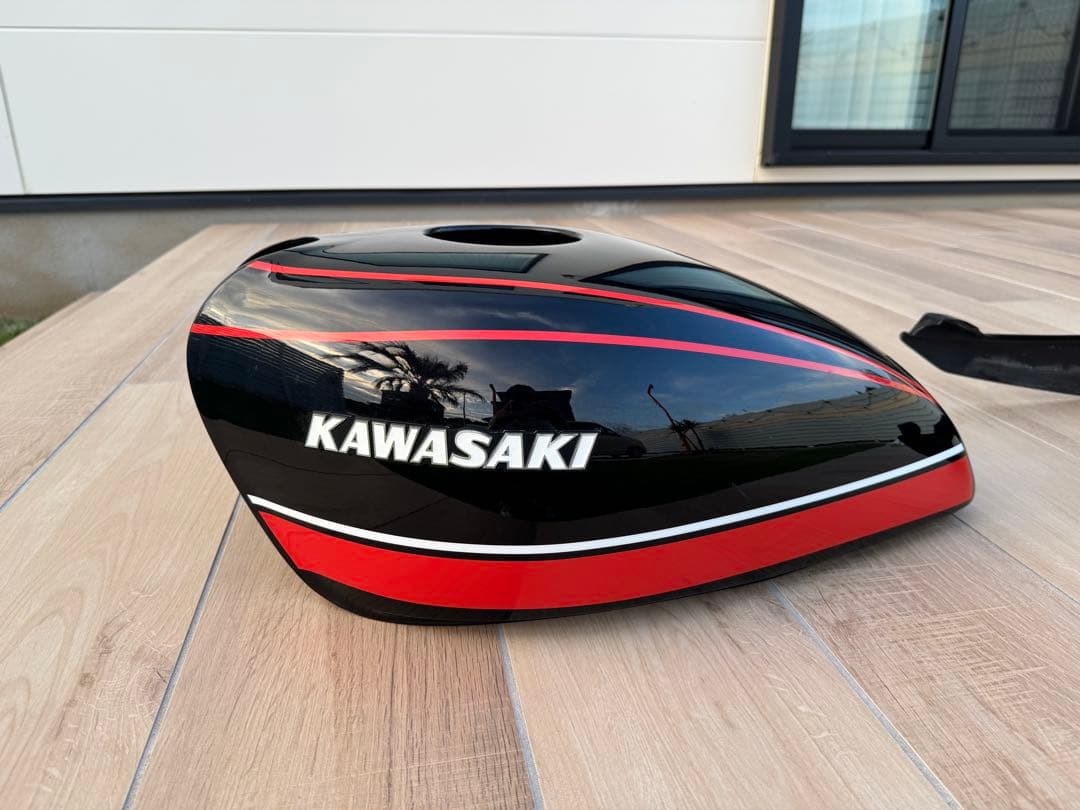 ゼファーχ　タンクカバー　外装セット