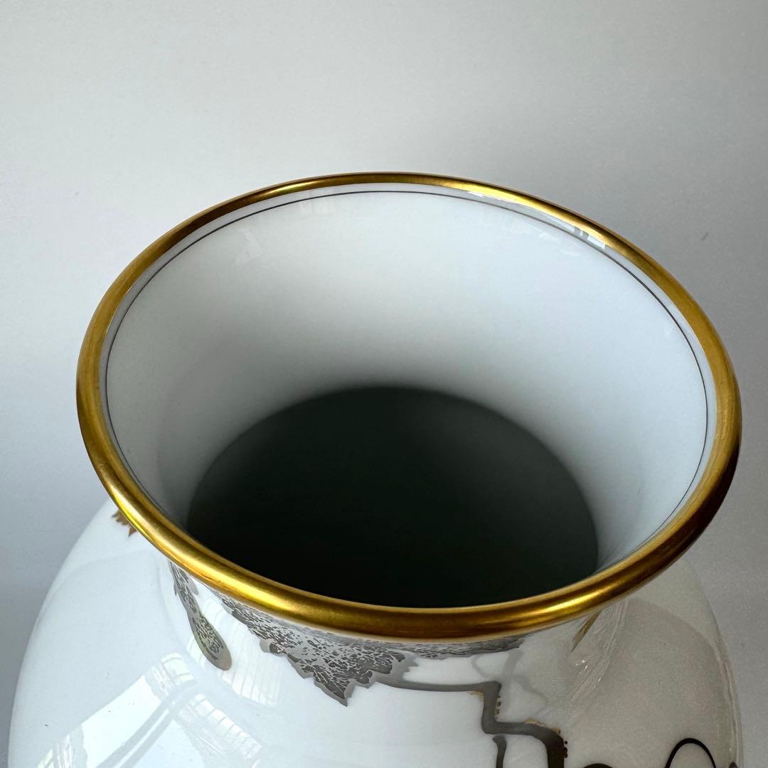 大倉陶園　花瓶　金蝕葡萄　ホワイト　金彩　高さ35㎝