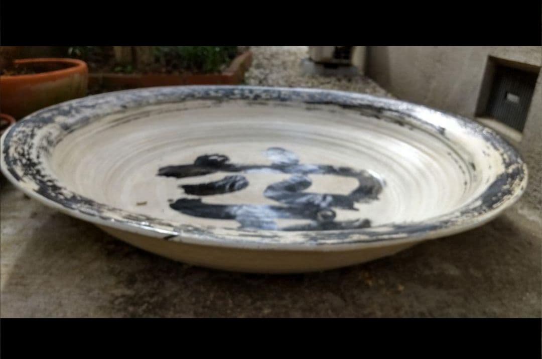 【中古・お買得品】信楽風 超特大皿 皿立付き 陶芸 工芸品 インテリアオブジェ
