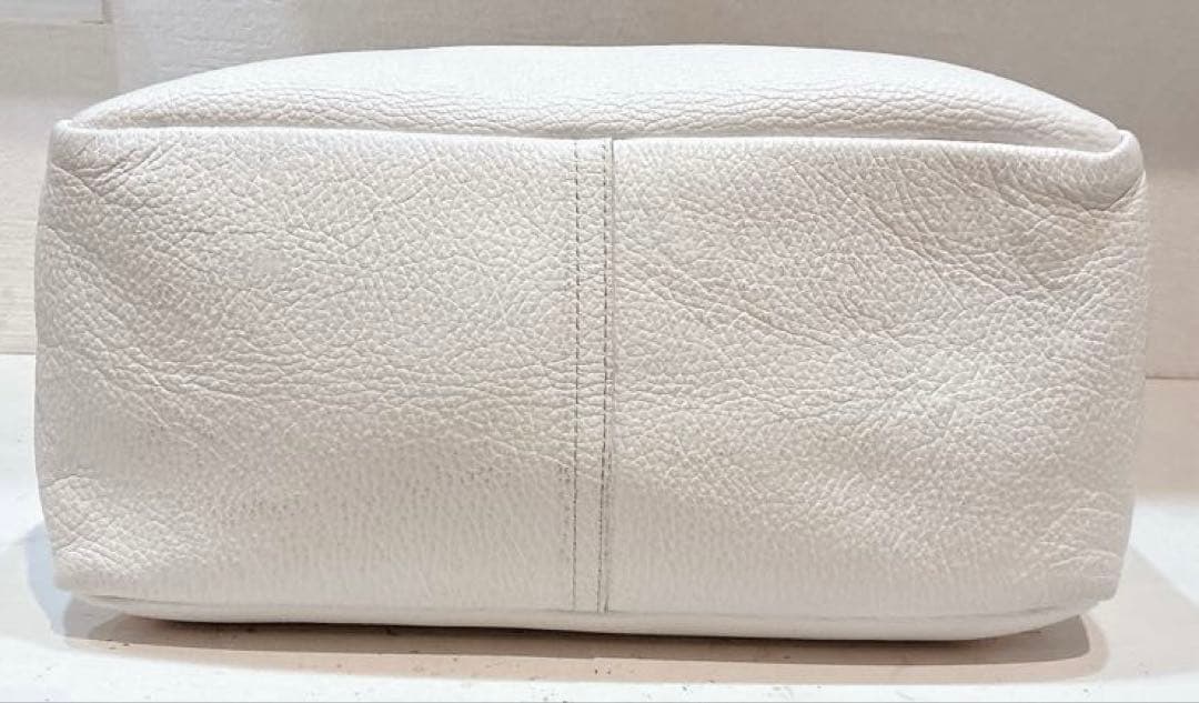 【美品】YOUNG&OLSEN エンボスドレザートート　M オフホワイト