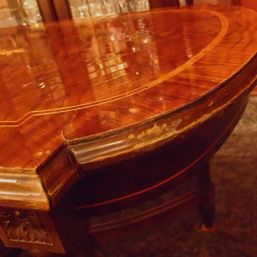 (huffuc)ong) アランドロン映画にも登場するアンティークテーブル