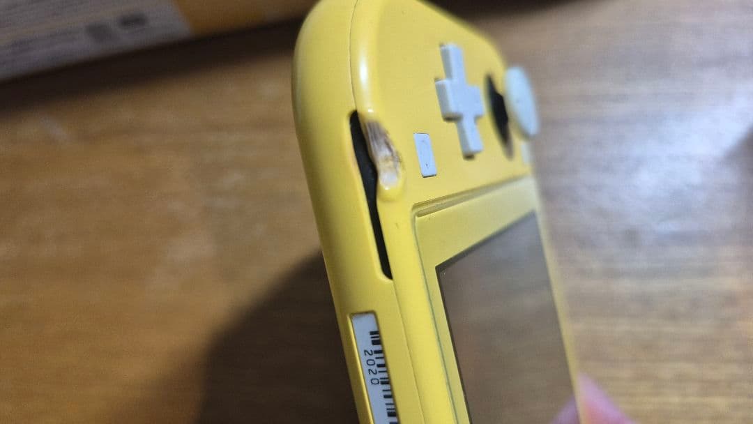 Nintendo switch lite イエロー　訳あり　326A