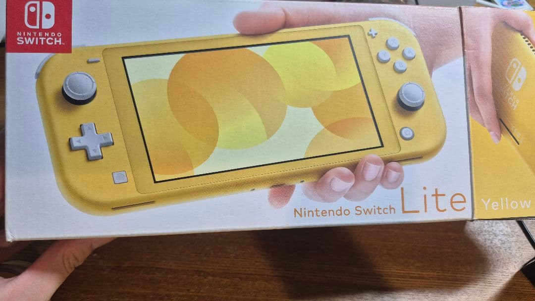 Nintendo switch lite イエロー　訳あり　326A
