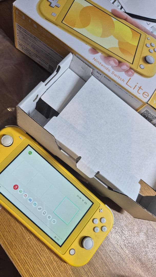 Nintendo switch lite イエロー　訳あり　326A