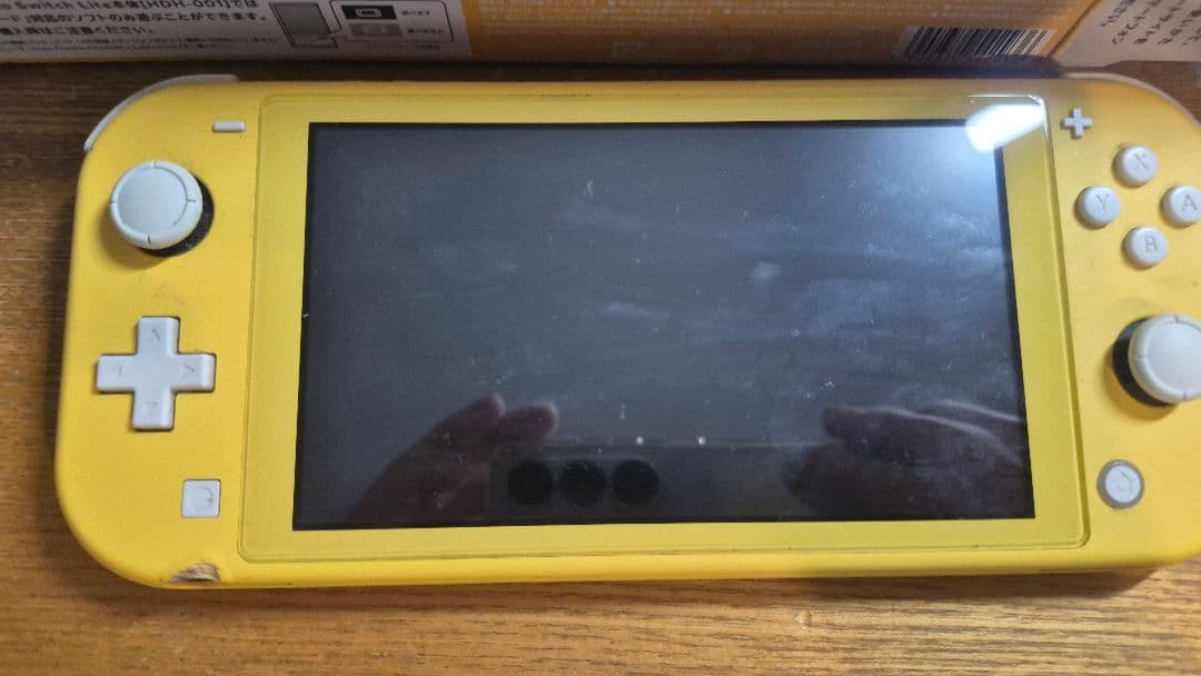 Nintendo switch lite イエロー　訳あり　326A