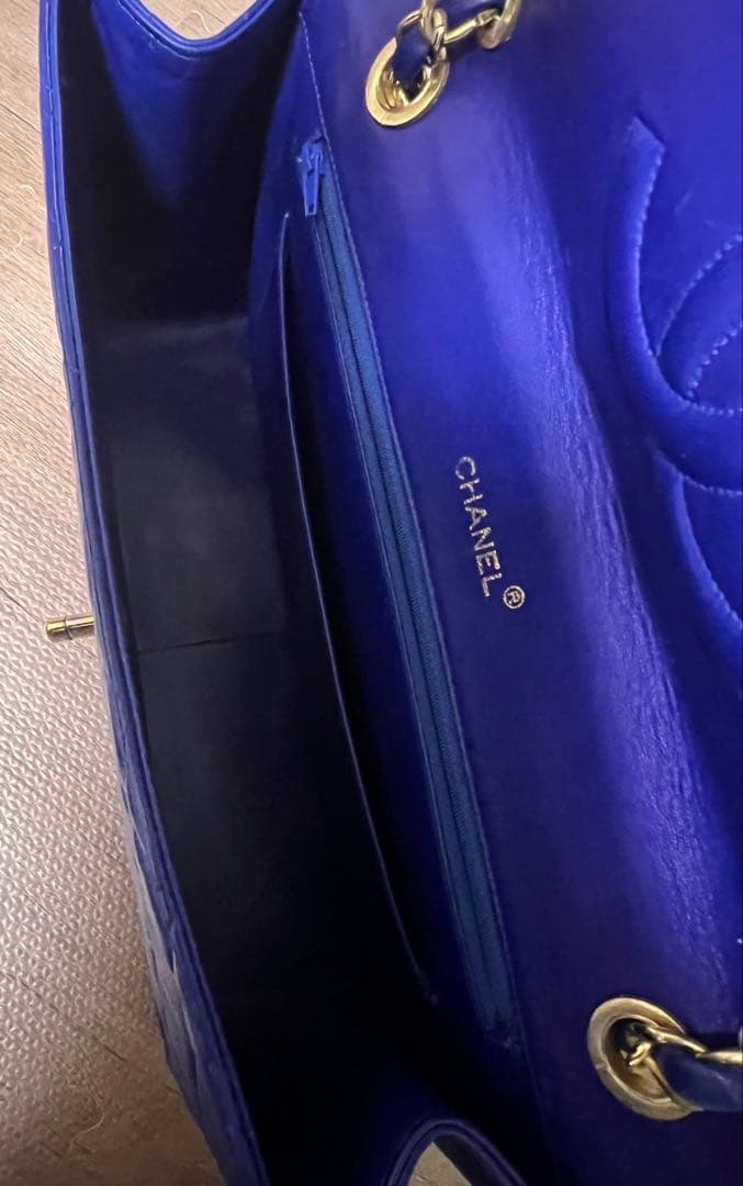 CHANEL ショルダーバッグ 青　マトラッセ　デカマトラッセ