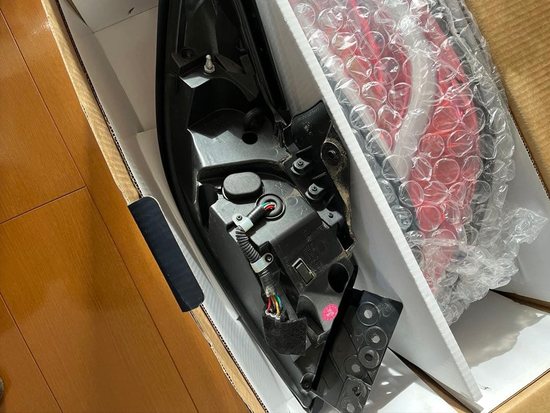 AVESTフルLEDテールランプ GR86 BRZ シーケンシャル