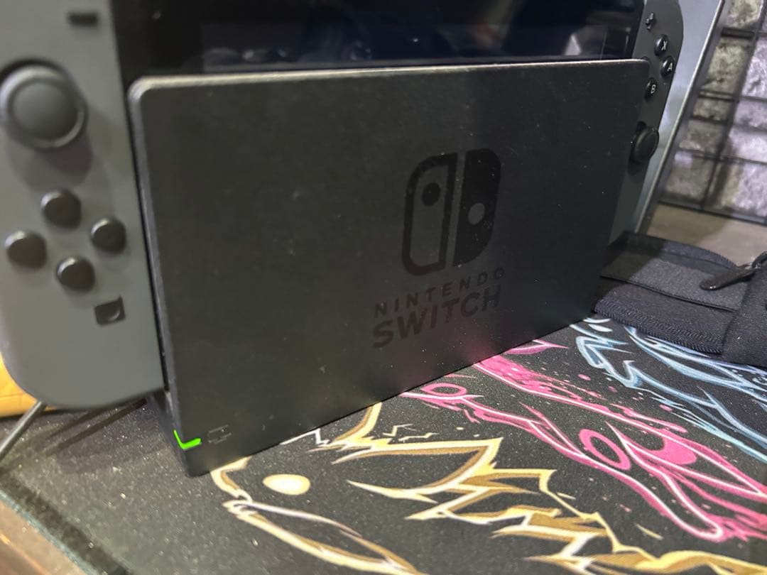 Nintendo Switch 本体 ピカチュウコントローラー付き