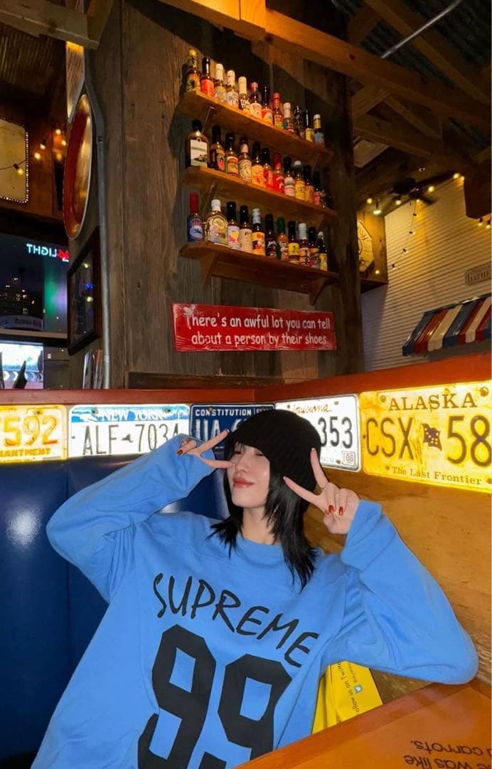supreme ロンT twiceモモ着用　値下げ可