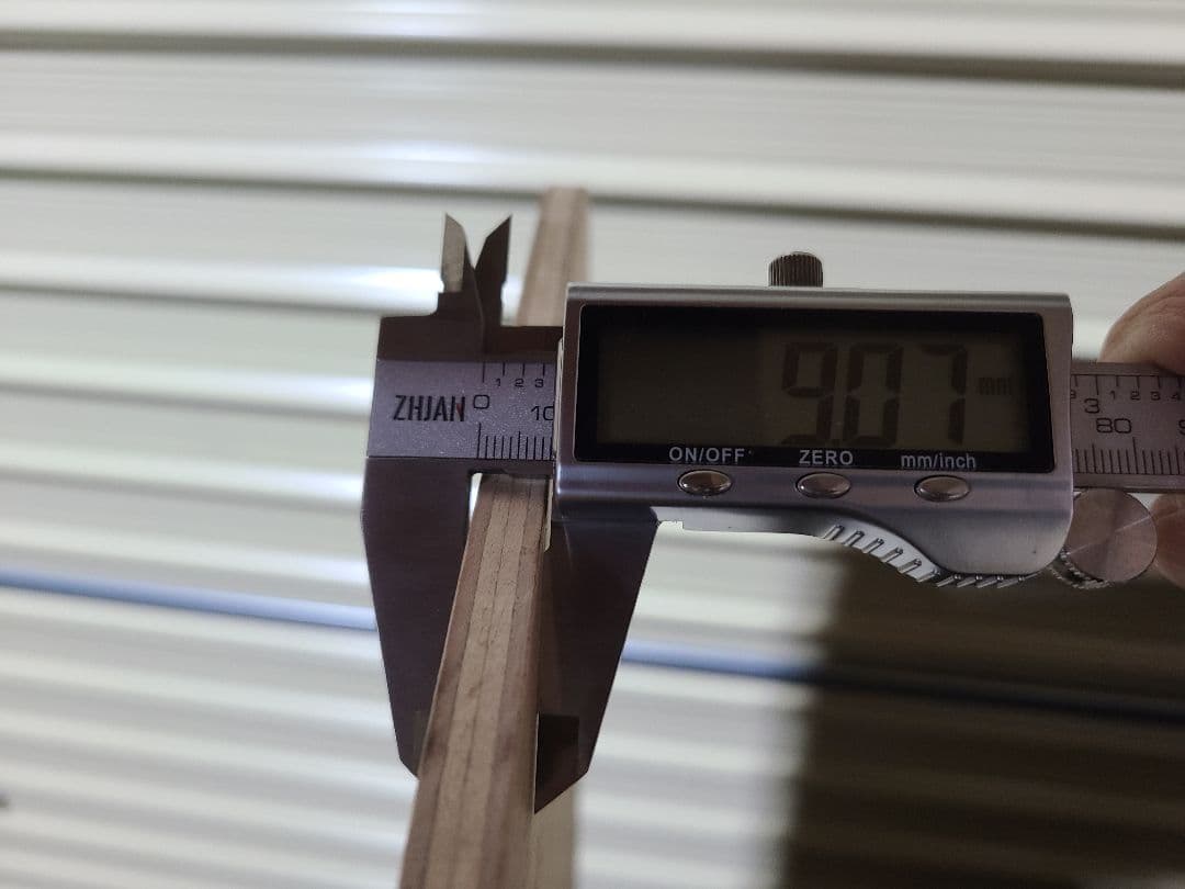 200系ハイエース窓埋めパネル防音断熱９㎜合板仕様 標準 ワイド共通左右１セット