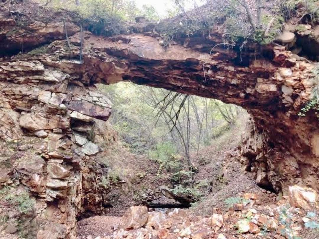 感謝特価　究極品質　超希少幻の銘石　幻の山梨乙女鉱山産ゴールドルチルクォーツ