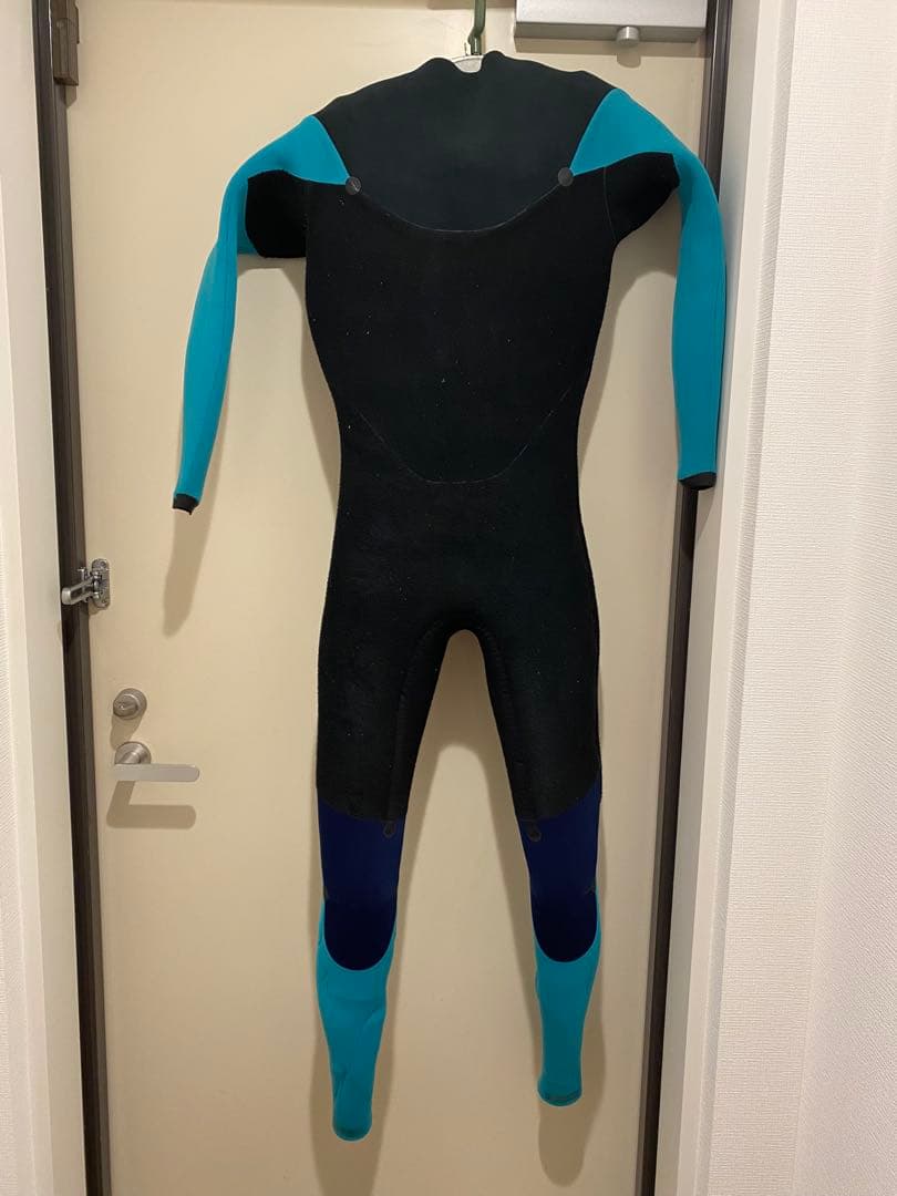 QUIKSILVER セミドライ　フロントジップ MLサイズ　5㎜×5㎜