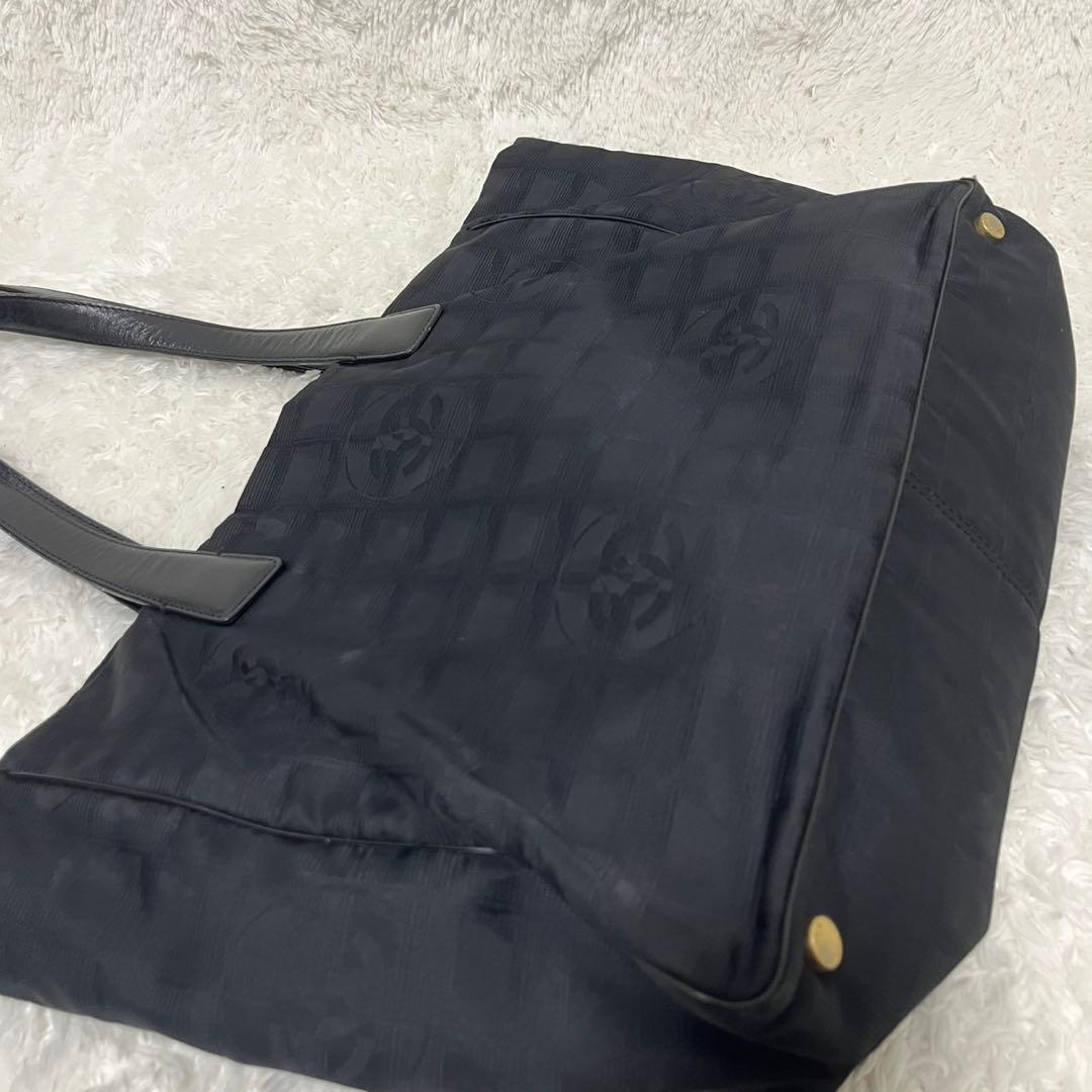 シャネル ニュートラベルライン トートMM 黒 ココマーク