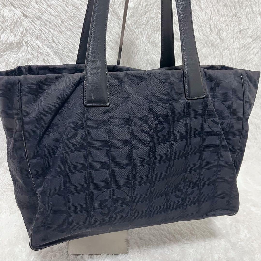 シャネル ニュートラベルライン トートMM 黒 ココマーク