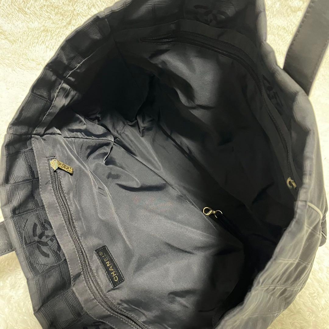シャネル ニュートラベルライン トートMM 黒 ココマーク