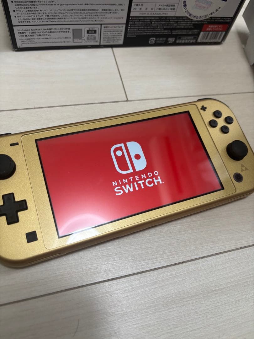 Nintendo Switch Lite Hyrule Edition ゴールド