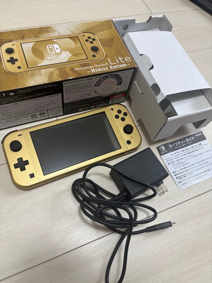 Nintendo Switch Lite Hyrule Edition ゴールド