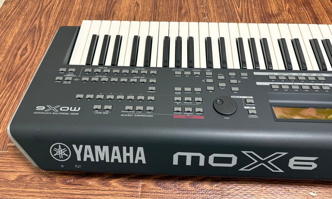 YAMAHA / MOX6 61鍵シンセサイザー