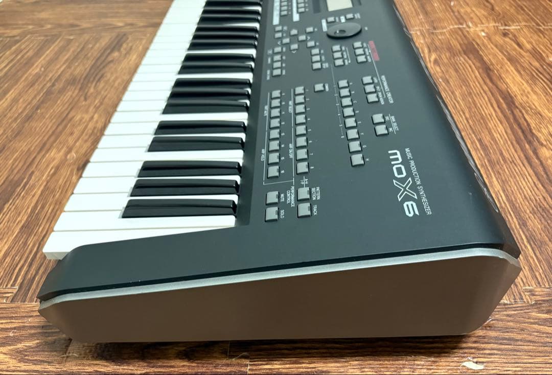 YAMAHA / MOX6 61鍵シンセサイザー