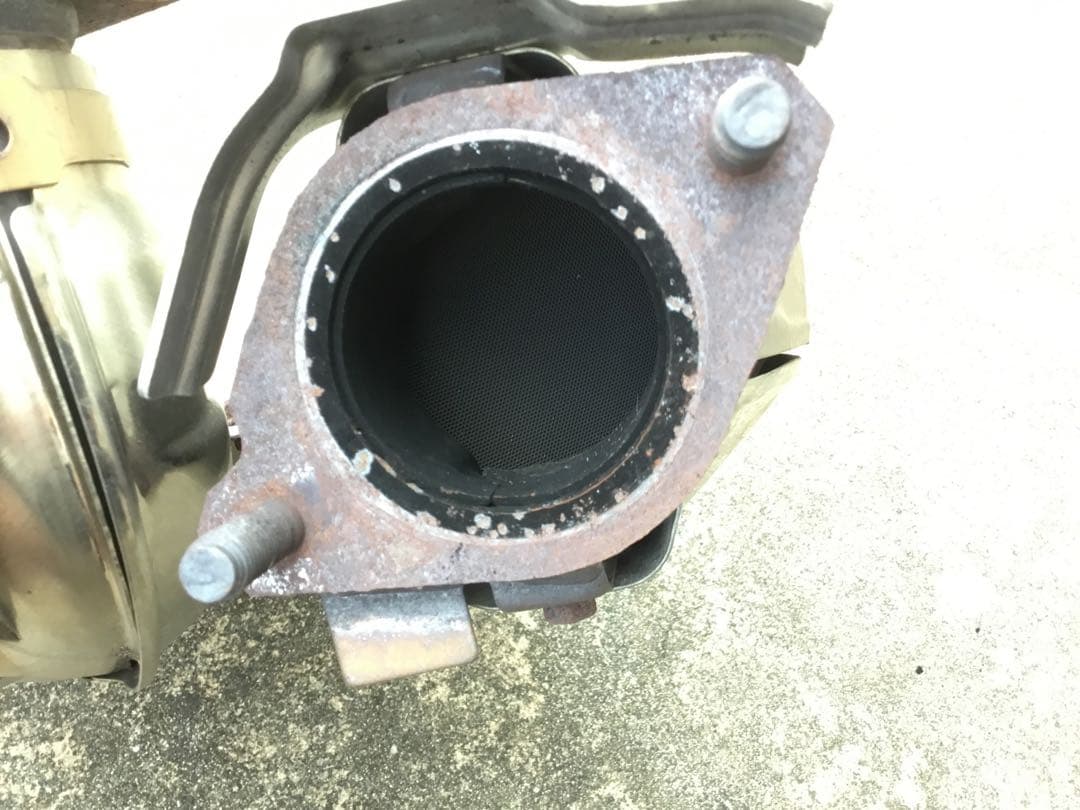 まーくん 様よう　ZN6 86 後期型 純正エキマニ 触媒