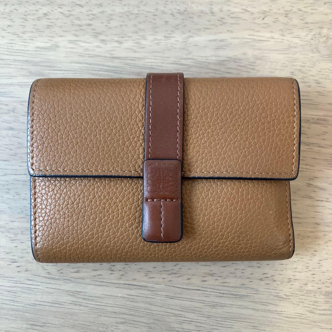 LOEWE ブラウンレザー 三つ折り財布