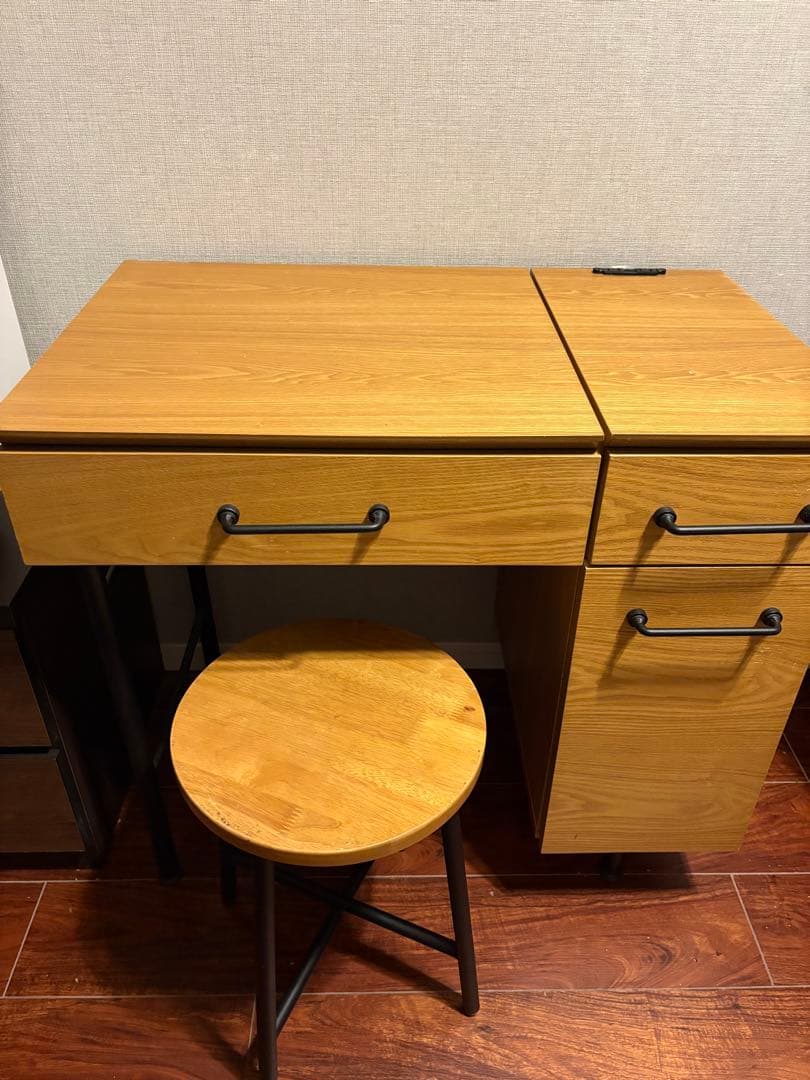 【lowyaロウヤ】ドレッサーデスク コンセント付き (色:ハニー)