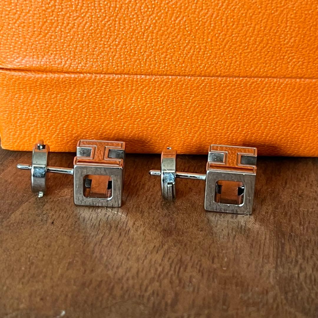 HERMES Hキューブ ピアス　ブルー