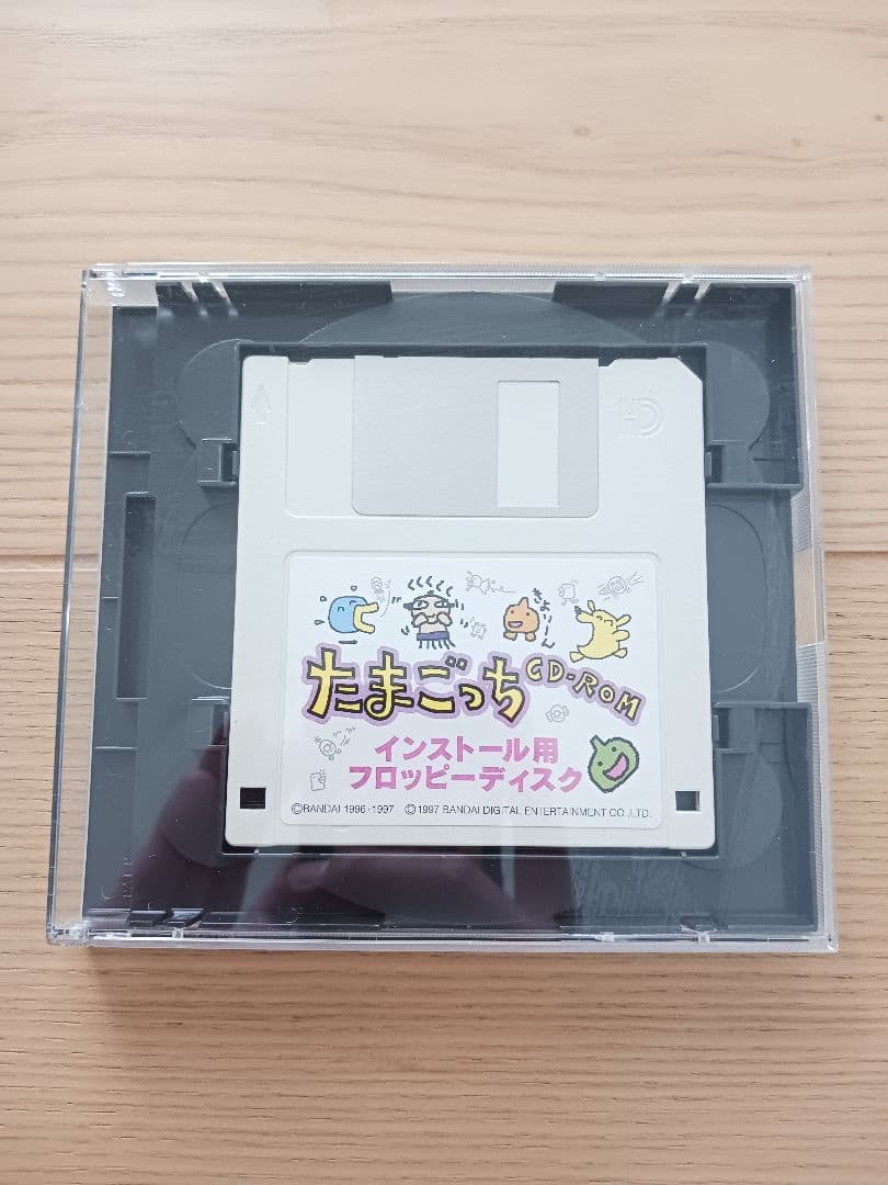 希少　レトロ Windows95 たまごっち CD-ROM シール付 PCゲーム