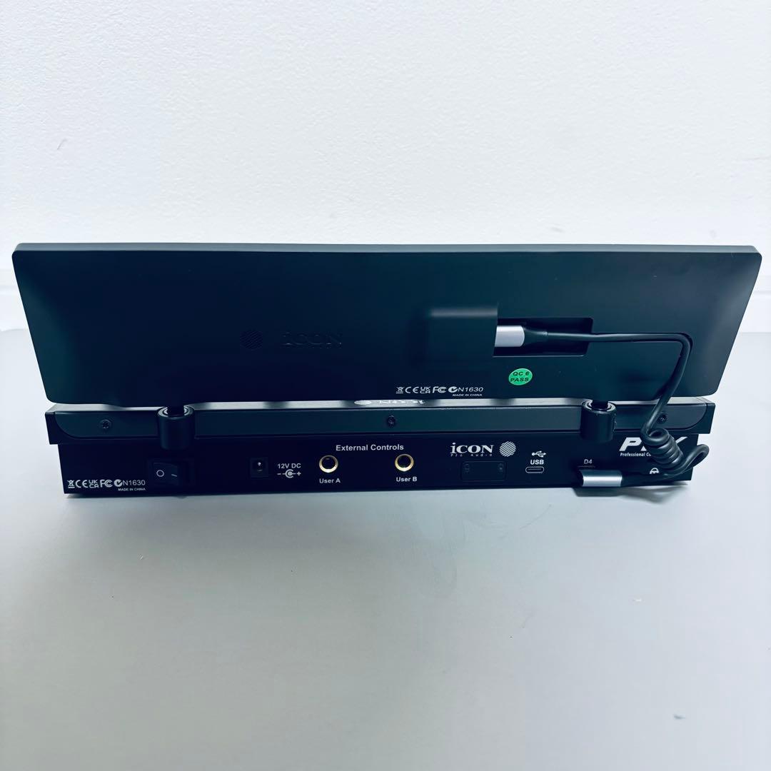 美品　ICON P1-X フィジカルコントローラー D4付 Logic対応