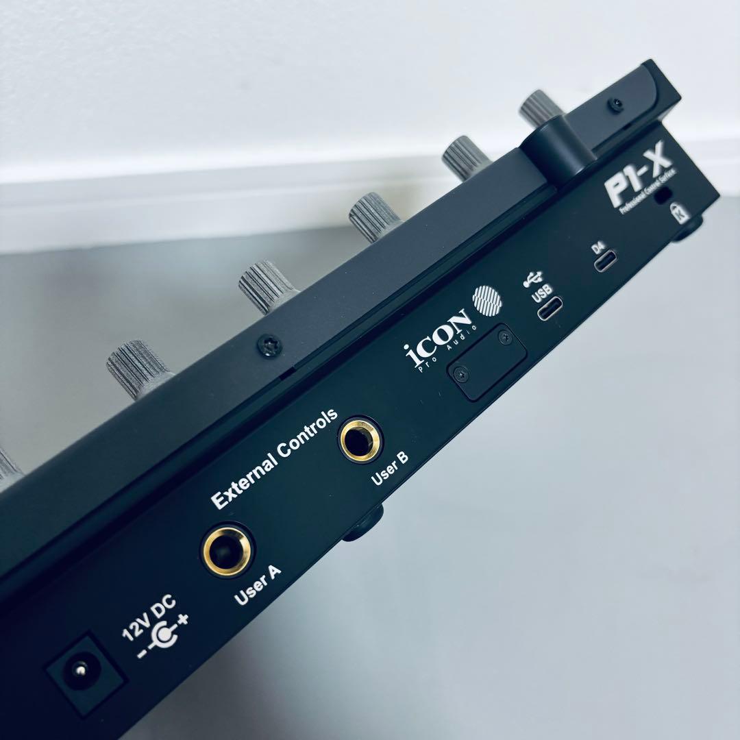 美品　ICON P1-X フィジカルコントローラー D4付 Logic対応