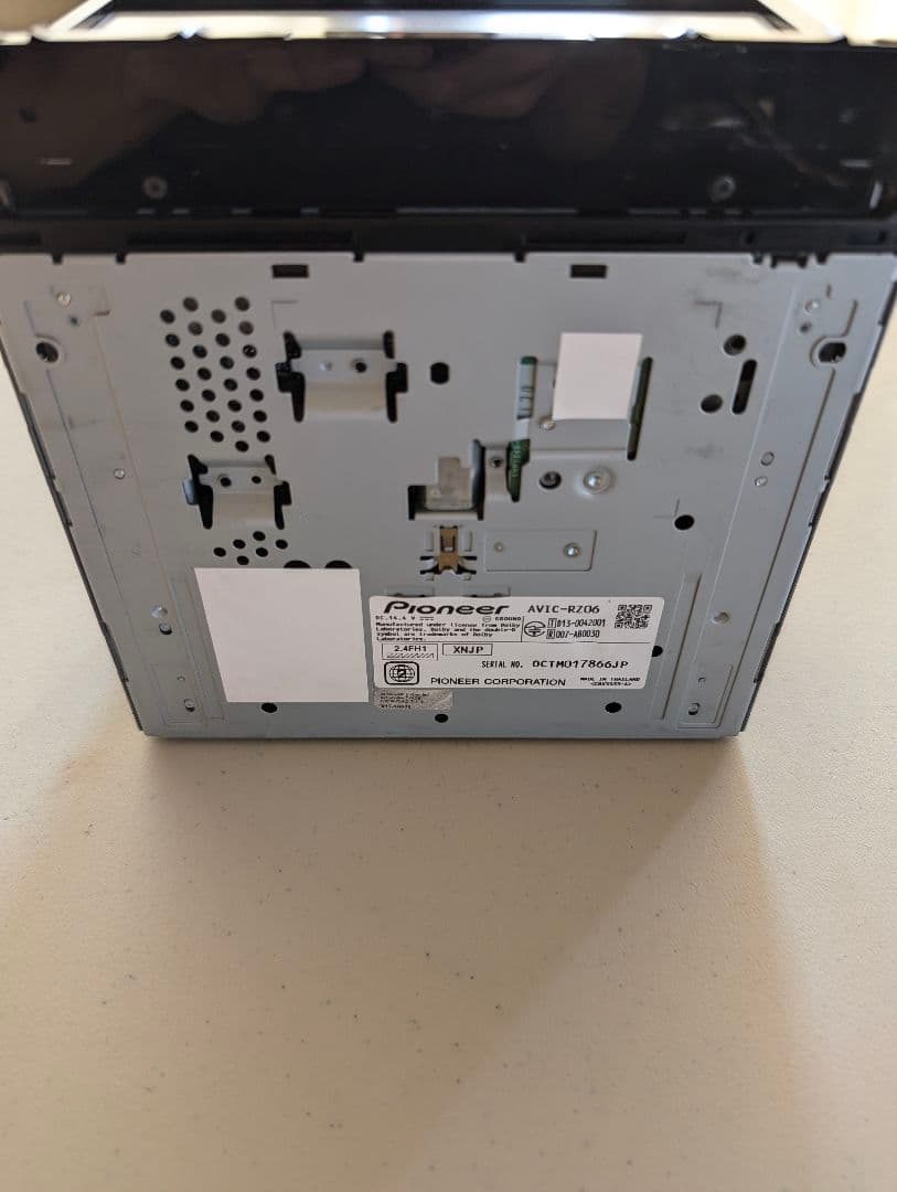 カロッツェリア 楽ナビ AVIC-RZ06 カーナビ